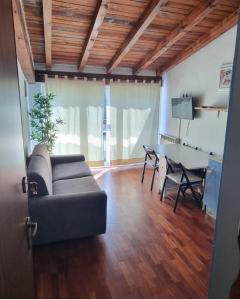 Civico288-Romantic Attic Near IEO-BOCCONI-F PRADA