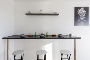 LAmmarage YourHostHelper