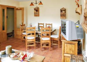 Welcoming house in Ávila with private parking