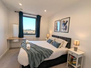 Hale Elite Apartment - 20 Min from Central London