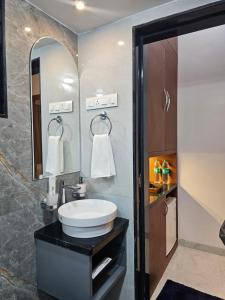 Aarya Inn