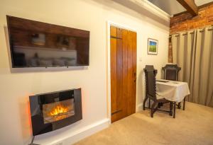 Hood Lane Farm - The Parlour - Self Catering Ground Floor Apartment
