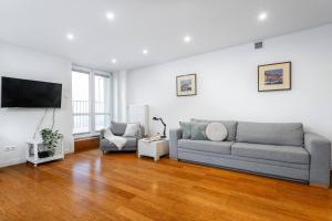 The Checkmate Studio AC Metro Plocka