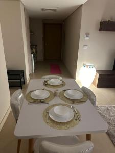 Pool & Sea View 2BR in Mangroovy