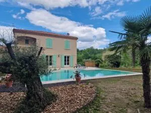 Villa de charme à Ribérac avec piscine privée - Bertric-Burée