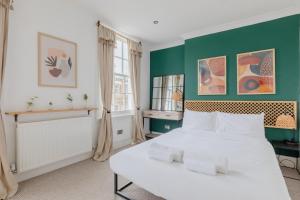 Glorious 2BD Duplex with Balcony Islington