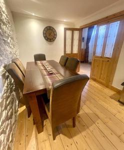 Beautiful 3 bedroom house short walk from the beach