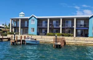 Waterside Studio Apartment City Centre