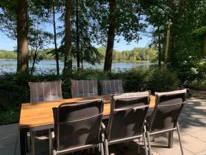 Forest lakehouse with Breathtaking Sauna - Eijsden