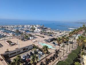 Waterfront in Heart of Paseo Maritimo - Marbella!