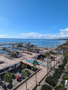 Waterfront in Heart of Paseo Maritimo - Marbella!
