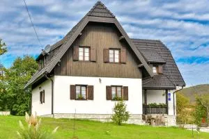 FLORA HOUSE - Poljanak