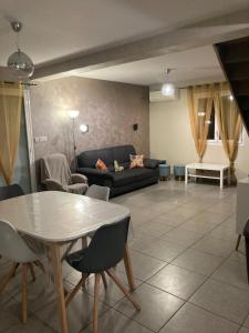Villas Maison tout confort 6 personnes wifi parking : photos des chambres