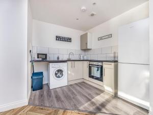 Central Modern Studio Apartment