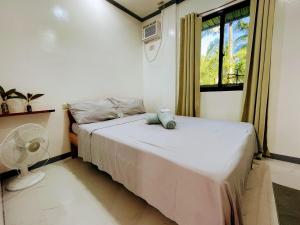 Miraflores - Seaside Villa with private Garden in Siargao