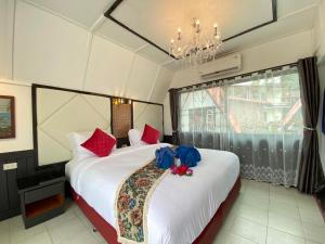 Exclusive Bungalow Near Swiming Pool At Kohchang Resort