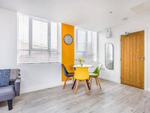 Trendy Studio Apartment