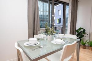 Cosy One bedroom flat opposite station