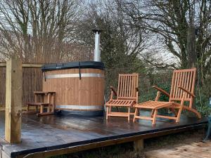 Cozy Cabin Retreat near Chepstow