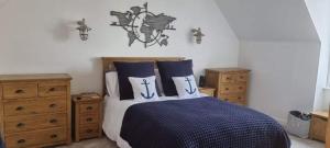 Beautiful 3 bedroom house short walk from the beach