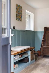 Stunning 5BR Home with Pool - 5 min to Beach