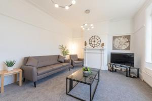 Richmond Retreat - Luxurious and comfortable spacious 2 floor apartment