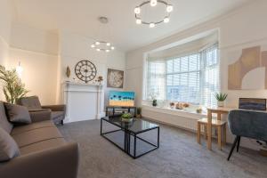 Richmond Retreat - Luxurious and comfortable spacious 2 floor apartment