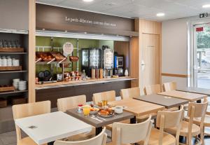 Hotels B&B HOTEL Orly Chevilly Marche International : photos des chambres