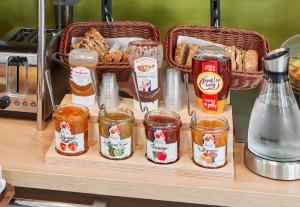 Hotels B&B HOTEL Orly Chevilly Marche International : photos des chambres