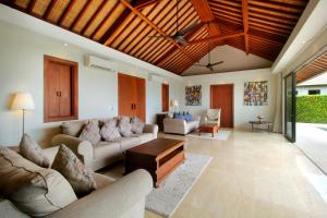 2-Bedrooms Luxury Infinity Pool Pandawa Beach Villa Bali
