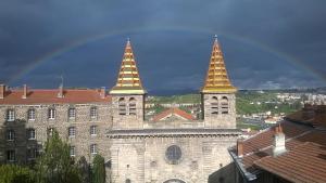 Studio indépendant contre la Cathedrale