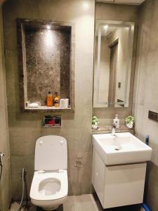 Enjoy elegant city view Supernova with The Lockwoods