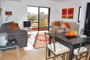 Modern Apartment in Alvor with Shared Pool (70 m²)