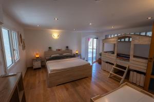 Villas Loft d'exception 350m2 spacieux et lumineux avec piscine a 15 min de la mer : photos des chambres