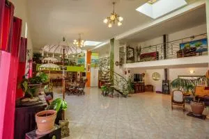 Loft d'exception 350m2 spacieux et lumineux avec piscine à 15 min de la mer - Le Cailar