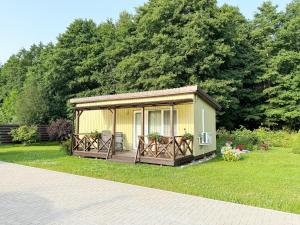 Poilsio namelis po juodalksniais (Nemirseta)