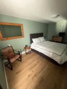 The Axe and Compass - Stanbridge