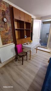 Apartment With Garden