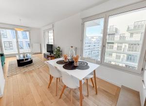 Balcon ensoleillé, design moderne