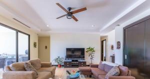 Luxe, Playa del Coco, Pacific