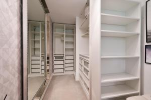 Luxury Boutique Designer Apartment- Tube Access- Zone 1