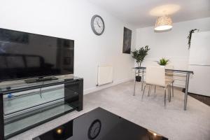 Doultons House Sleeps 5 in 2 Bedrooms Wifi Parking