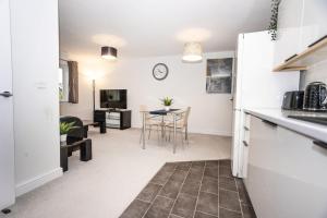 Doultons House Sleeps 5 in 2 Bedrooms Wifi Parking