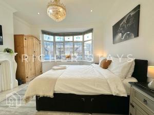 Modern 1-2 Bedroom East LDN Flat with Private Garden