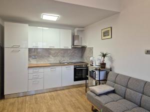 Bijeg u mir, Dvosobni apartman