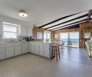 Beachfront cottage on North Shore Grand Haven