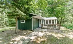 Whiskey Creek Cottage- Private Lake Michigan Beach Frontage - Mears