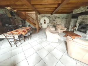 Maison cosy à Lanobre + Jardin