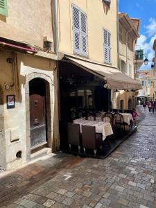 Cannes Suquet, pedestrian zone