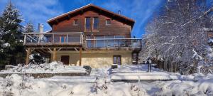 Chalets Le Cerf, chalet cocooning avec piscine et billard : Chalet